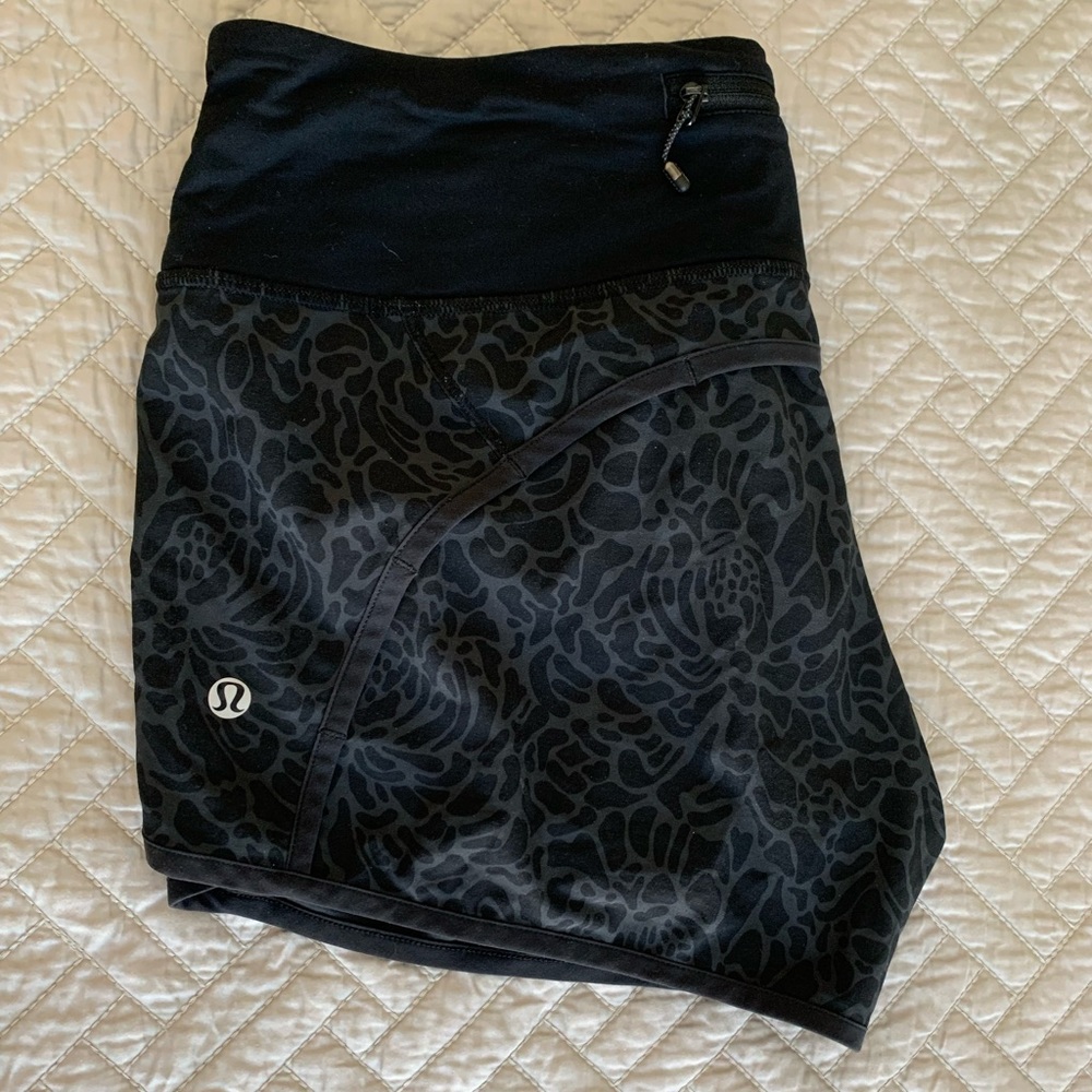 Lululemon Pacer Shorts Size 6